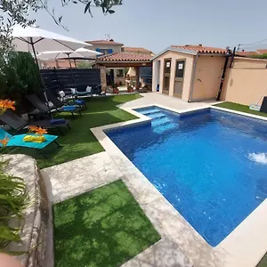 Casa Veznaveri Villa